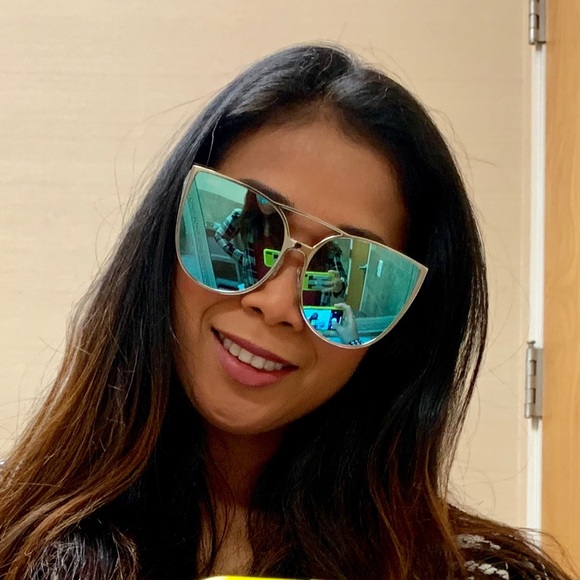 Brand new sorority princess quay sunglasses - Picture 4 of 5